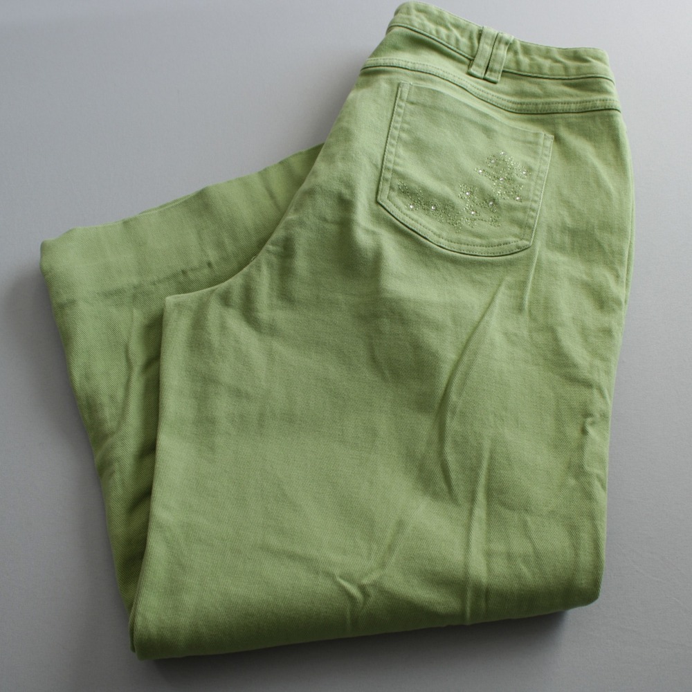 Liz Claiborne Green Embroidered Rhinestone Straight Leg Denim Capri Size 14 Wide